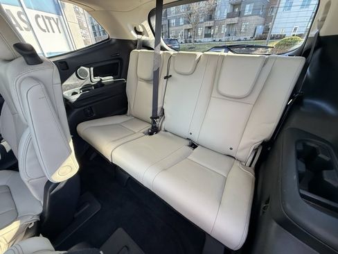 Used 2019 Subaru Ascent Limited w/ Popular Package #2A image 10