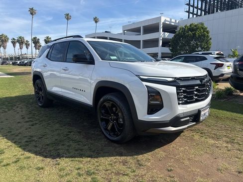 Used 2025 Chevrolet Equinox LT w/ Safety and Technology Package image 4