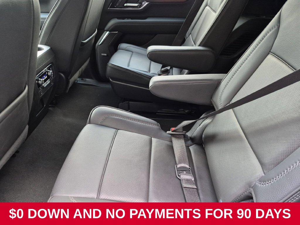 Used 2025 GMC Yukon Denali AWD/4WD image 28