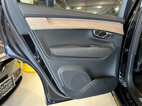 Certified 2025 Volvo XC90 B6 Plus image 21