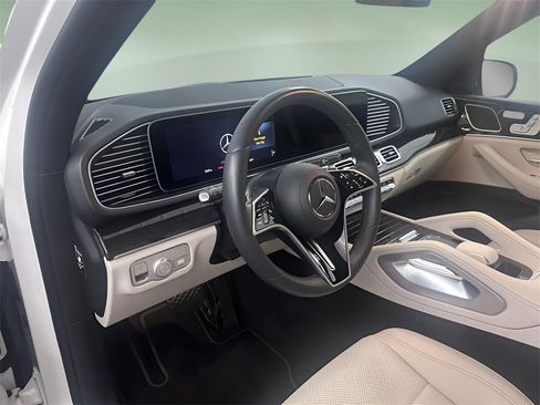 Used 2025 Mercedes-Benz GLE 350 4MATIC image 5