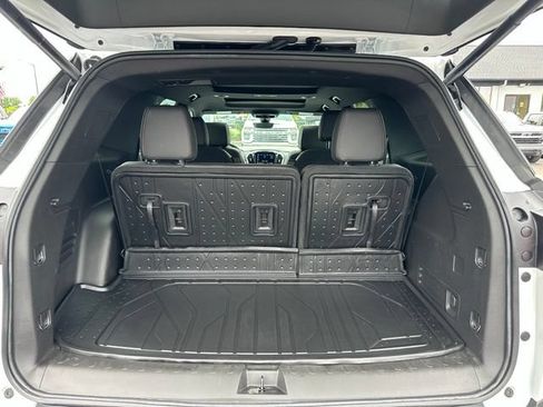 Used 2023 Chevrolet Traverse RS w/ LPO, Floor Liner Package AWD/4WD image 31