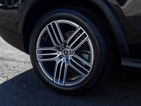 Used 2025 Mercedes-Benz GLS 450 4MATIC image 10