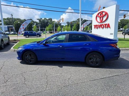 Used 2023 Hyundai Elantra SEL FWD image 12