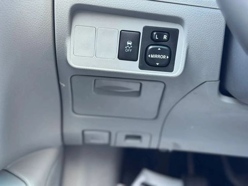 Used 2010 Toyota Corolla LE FWD image 21