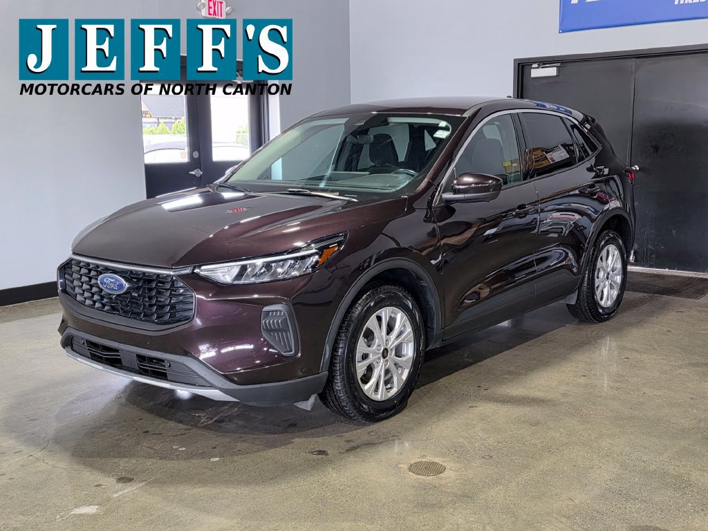 Used 2023 Ford Escape Active w/ Tech Pack #2 AWD/4WD image 1