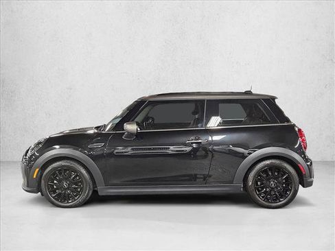 Used 2024 MINI Cooper 2-Door Hardtop w/ Signature Upholstery Package image 9