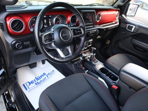 Used 2018 Jeep Wrangler Unlimited Rubicon image 24