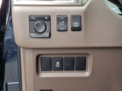 Used 2019 Lexus GX 460 AWD/4WD image 30