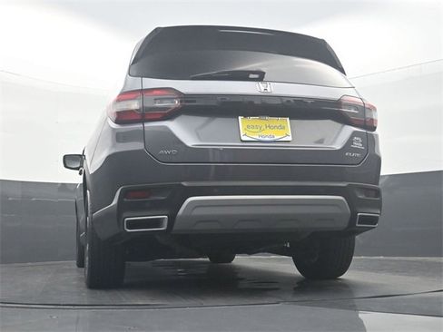 Used 2023 Honda Pilot Elite image 32