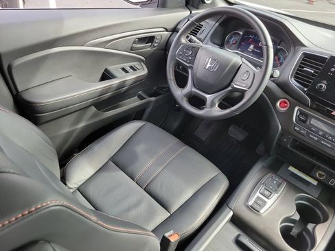 Certified 2022 Honda Pilot TrailSport image 3