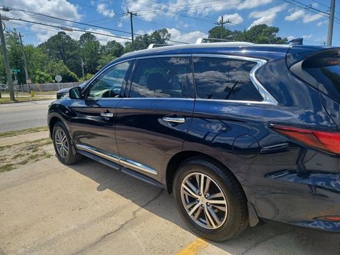 Used 2019 INFINITI QX60 Luxe w/ Essential Package AWD/4WD image 2