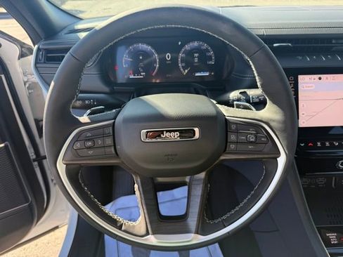 New 2026 Jeep Grand Cherokee Limited image 16