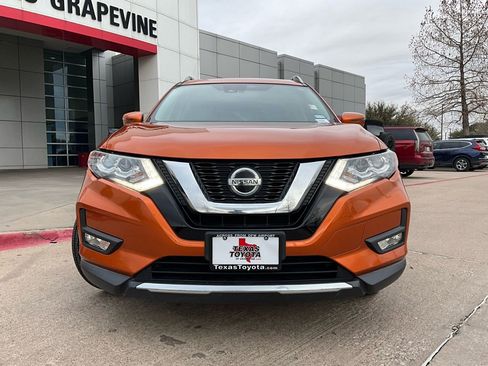 Used 2019 Nissan Rogue SL w/ Premium Package image 4