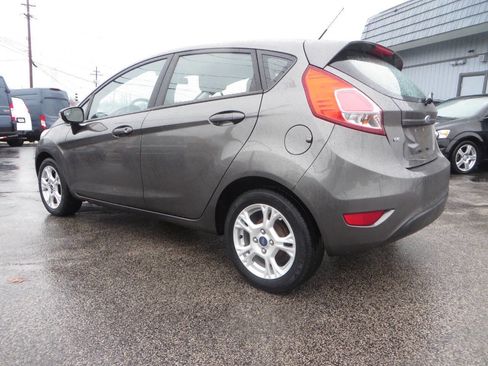 Used 2016 Ford Fiesta SE image 3