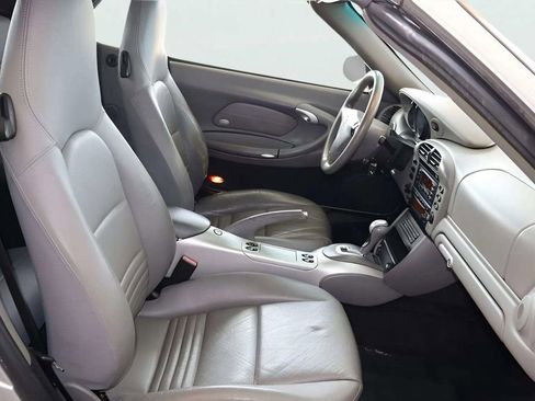 Used 2005 Porsche 911 Carrera image 12