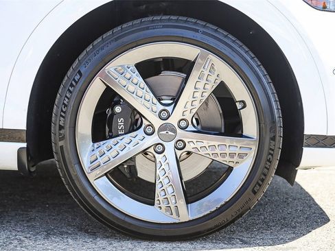 Used 2023 Genesis GV70 2.5T w/ Sport Prestige Package image 10