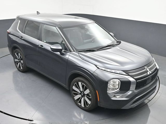 Used 2025 Mitsubishi Outlander SE FWD image 34