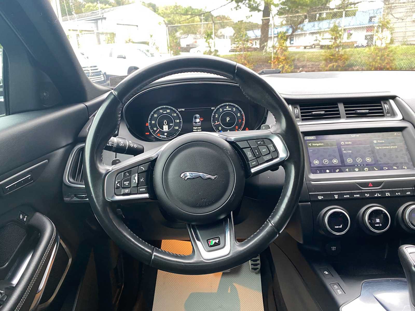 Used 2018 Jaguar E-PACE R-Dynamic SE AWD/4WD image 15