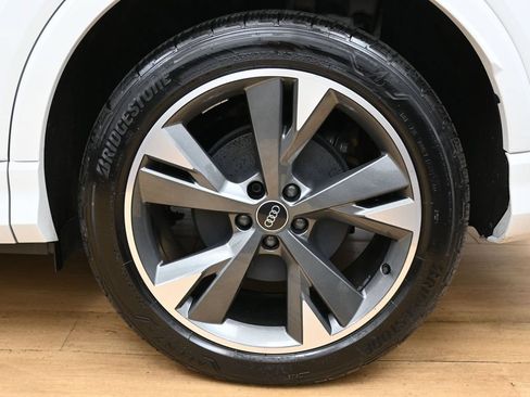 Used 2023 Audi Q4 e-tron Prestige AWD/4WD image 11