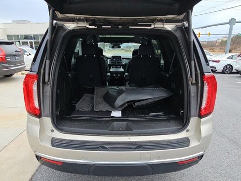 Used 2023 GMC Yukon SLT image 13