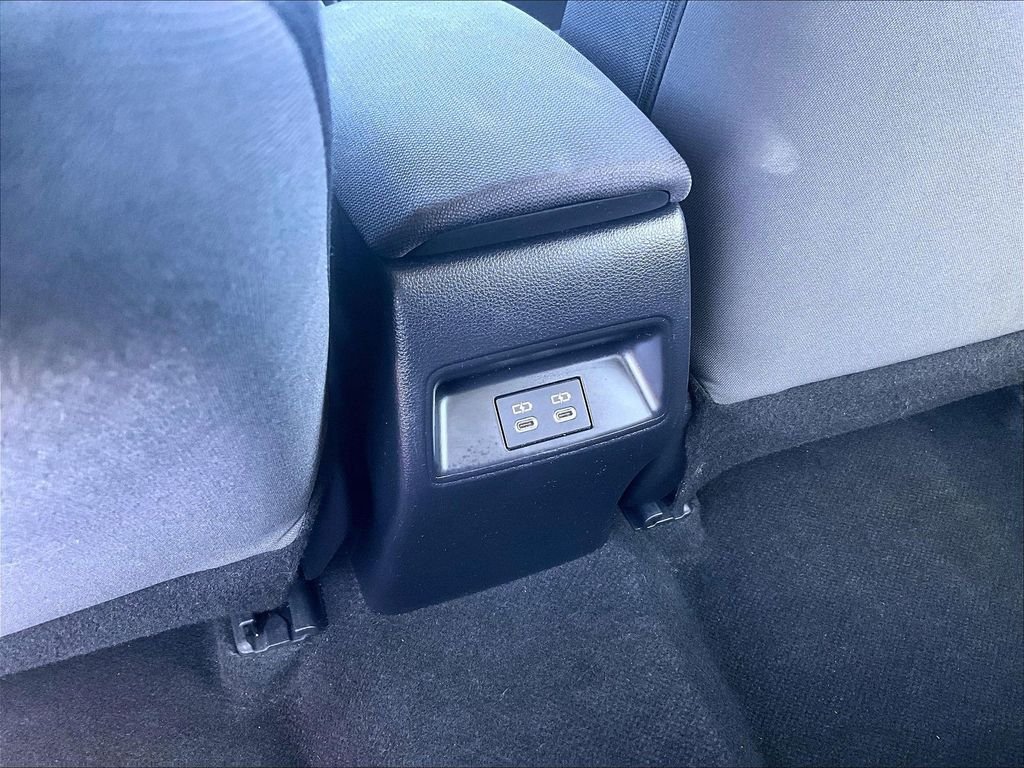 Used 2025 Toyota Corolla LE FWD image 28