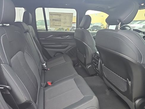 New 2025 Jeep Grand Cherokee Laredo X image 13