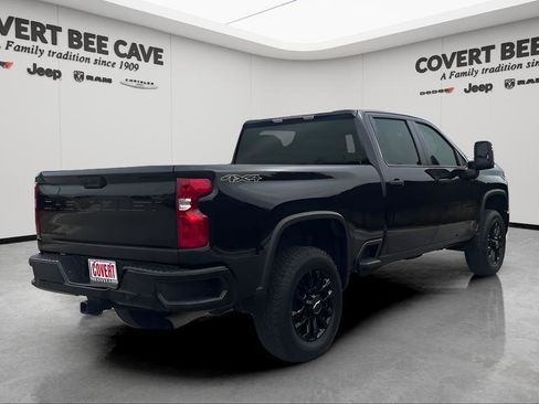 Used 2025 Chevrolet Silverado 2500 Custom w/ Custom Value Package image 9