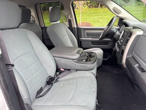 Used 2016 RAM 1500 Classic SLT AWD/4WD image 14
