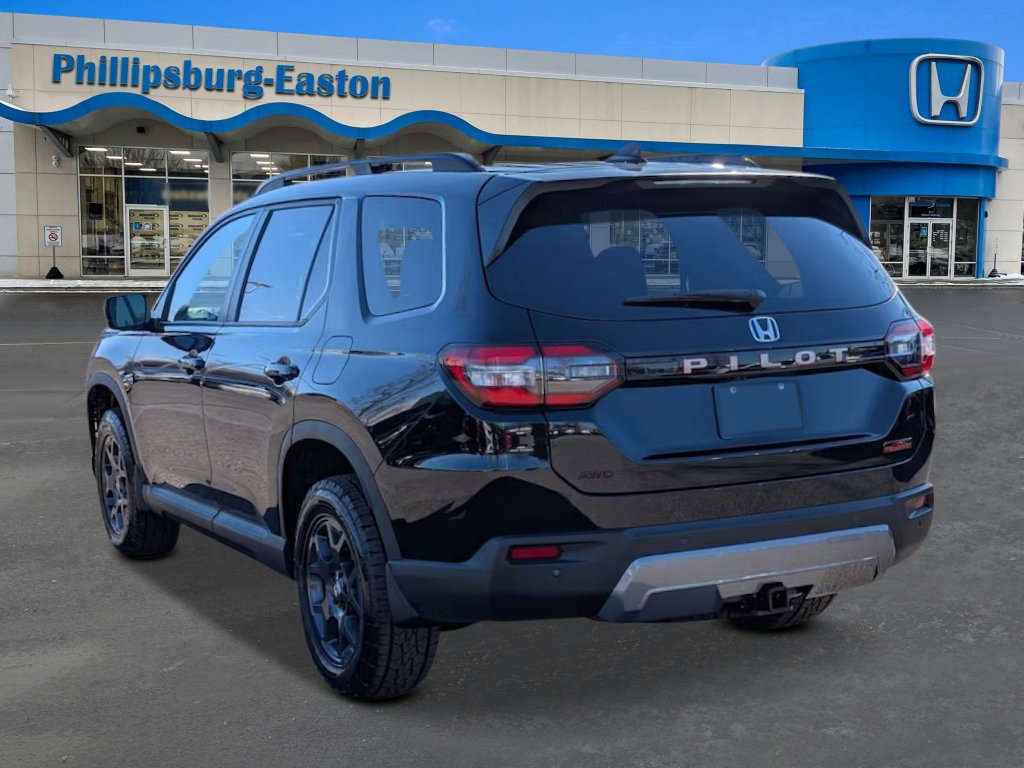 New 2026 Honda Pilot TrailSport image 3