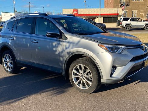 Used 2018 Toyota RAV4 Limited image 3