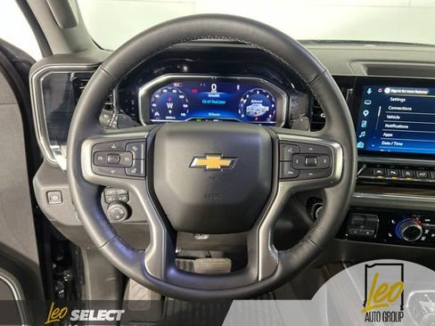 Used 2025 Chevrolet Silverado 1500 LT w/ Z71 Off-Road Package AWD/4WD image 15