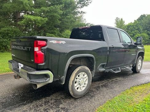 Used 2023 Chevrolet Silverado 2500 LT w/ Convenience Package AWD/4WD image 3