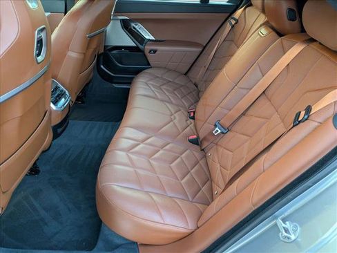 Used 2023 BMW 740i image 21