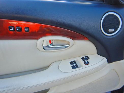 Used 2009 Lexus SC 430 Convertible image 25