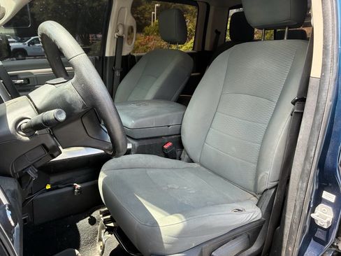 Used 2019 RAM 1500 Classic SLT RWD image 6