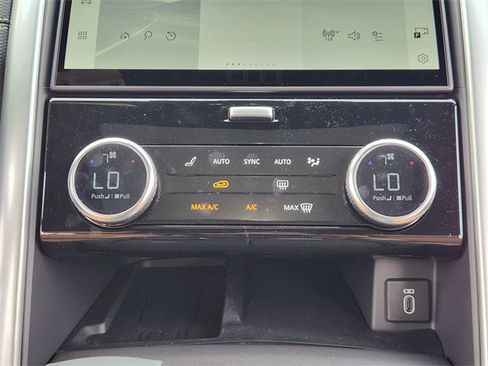 New 2026 Land Rover Discovery Limited Edition image 14