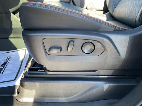 Used 2025 GMC Yukon AT4 w/ AT4 Premium Plus Package image 12