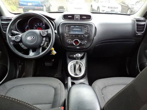 Used 2017 Kia Soul + FWD image 15