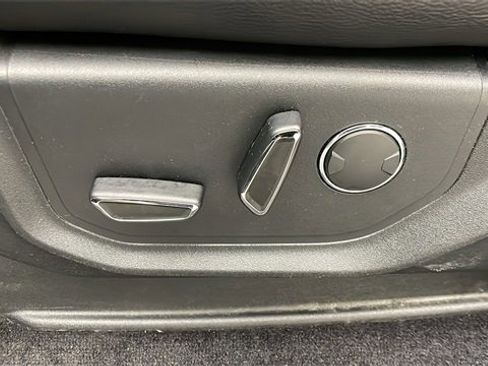 Used 2018 Ford F150 Lariat w/ Equipment Group 502A Luxury image 29