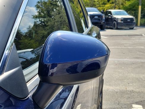Used 2025 Nissan Rogue SV w/ SV Premium Package FWD image 9