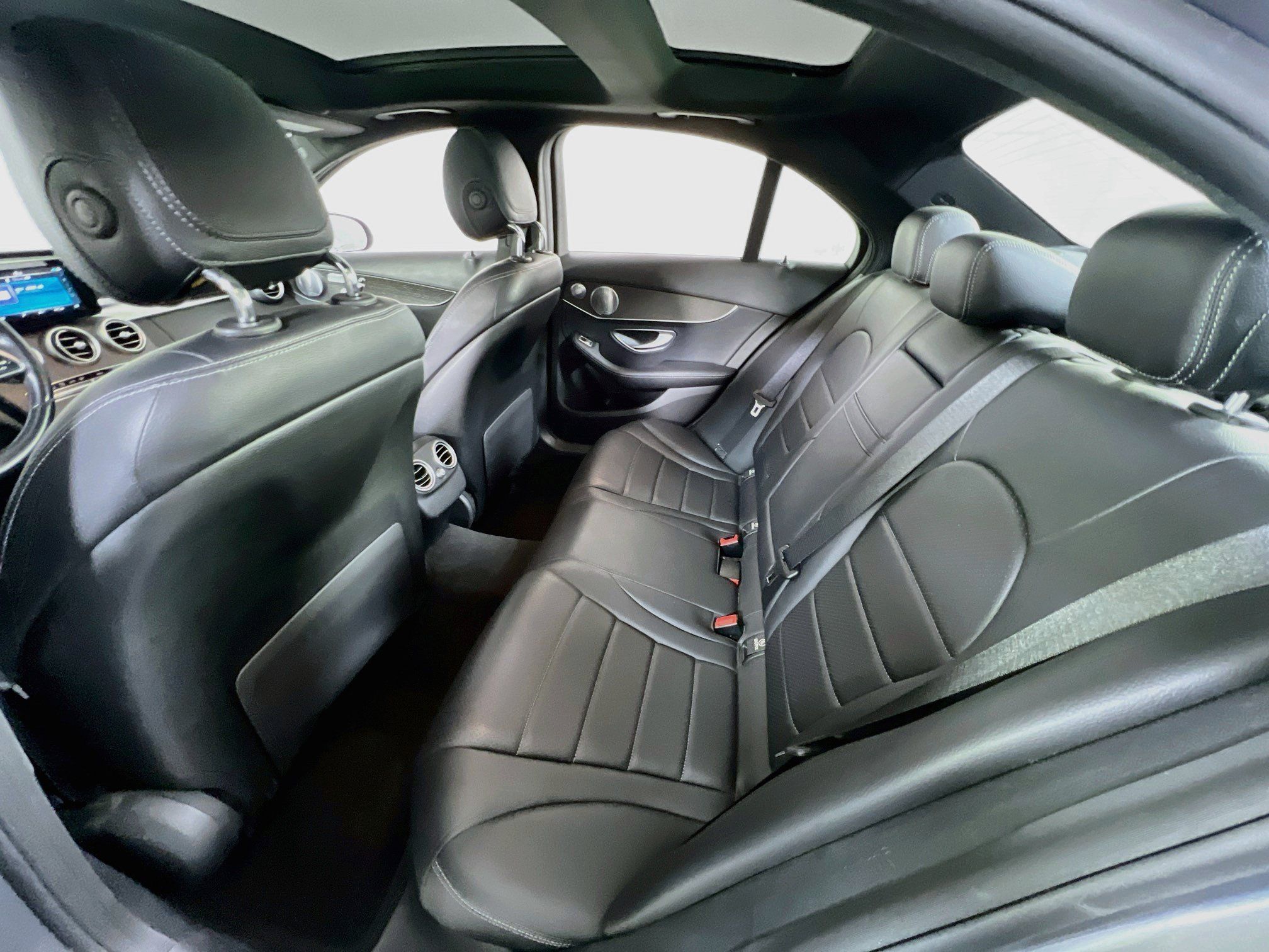 Used 2019 Mercedes-Benz C 300 4MATIC Sedan image 24