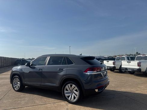 Used 2021 Volkswagen Atlas Cross Sport SE FWD image 13