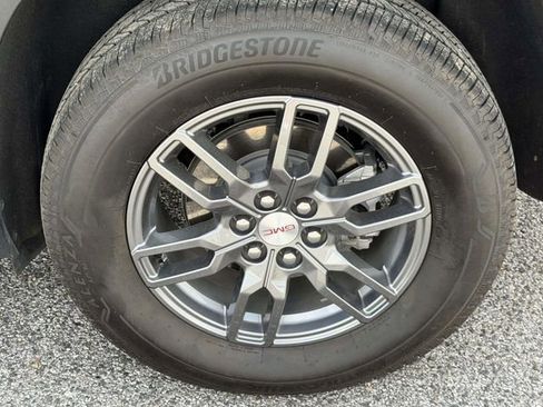 Used 2025 GMC Acadia Elevation FWD image 18