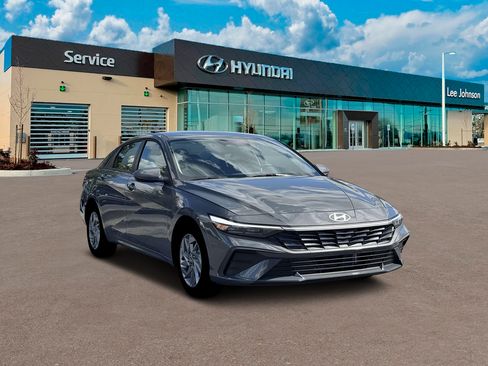 New 2026 Hyundai Elantra Hybrid FWD image 11