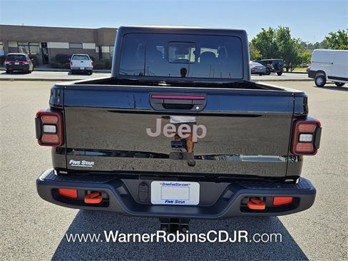 New 2025 Jeep Gladiator Mojave w/ Convenience Group image 9