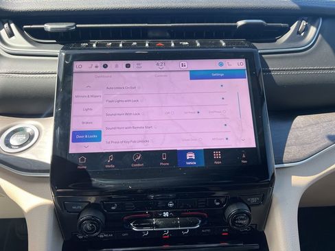 New 2025 Jeep Grand Cherokee Limited AWD/4WD image 52