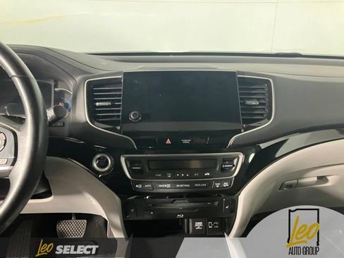 Used 2021 Honda Pilot Touring image 14