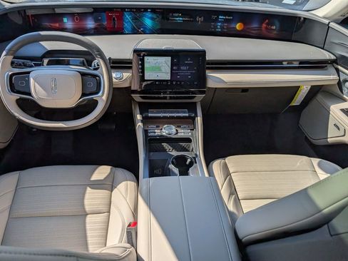 New 2025 Lincoln Nautilus Reserve image 15