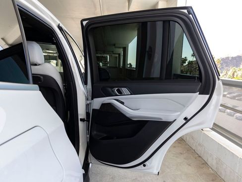 Used 2024 BMW X5 xDrive40i w/ Parking Assistance Package AWD/4WD image 24